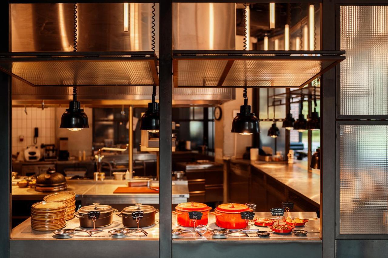 The Bridge Wroclaw - Mgallery Exteriör bild The kitchen at the restaurant